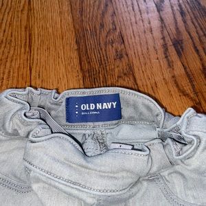 Little girls gray jeans